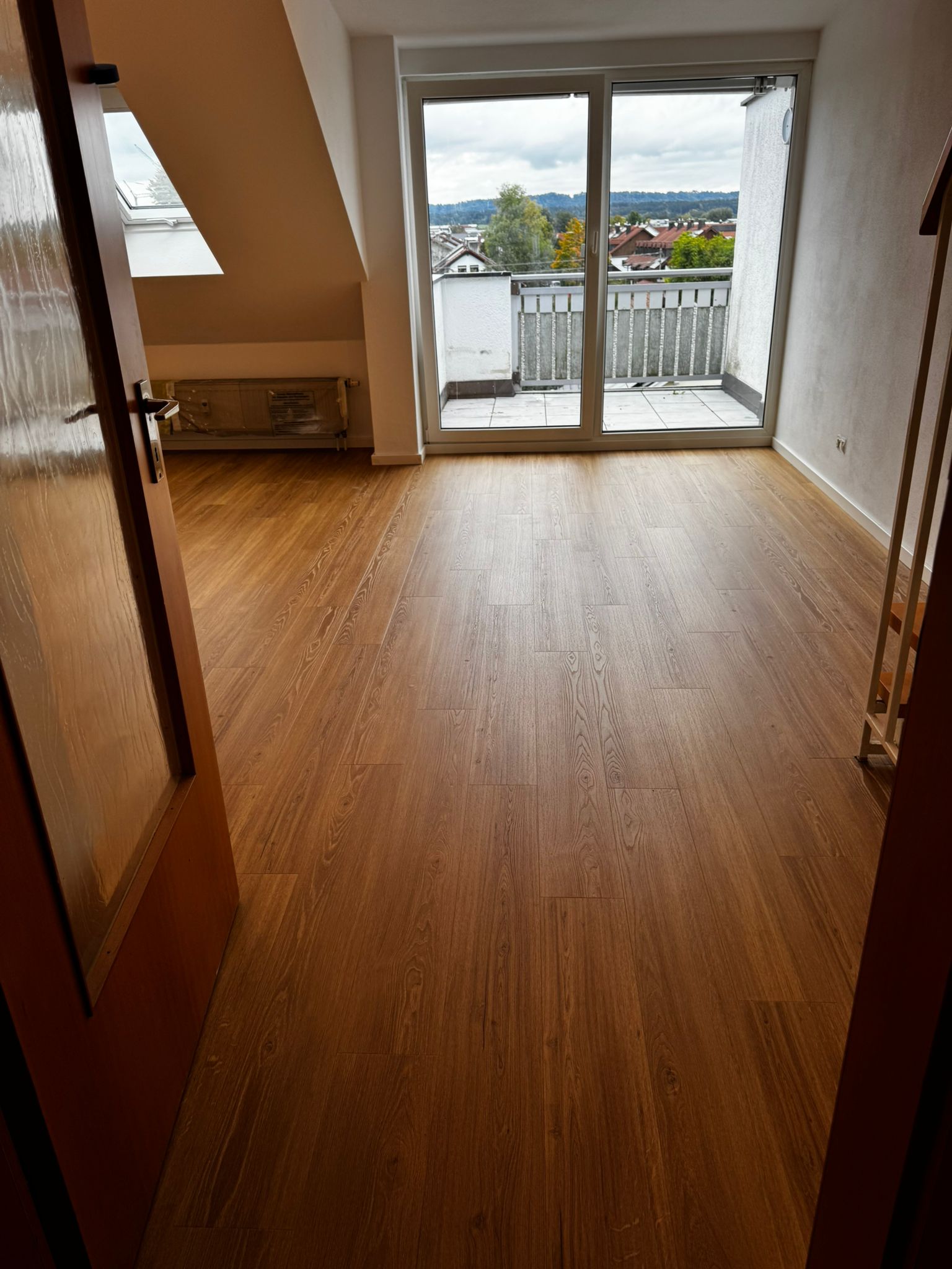 Durchgehender Designboden in kompletter Wohnung – Weilheim